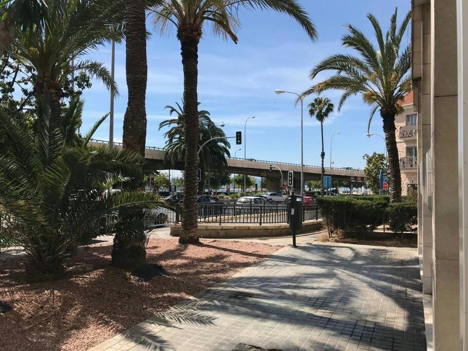 Piso En Primera Linea De Playa Del Postiguet Leilighet Alicante Eksteriør bilde